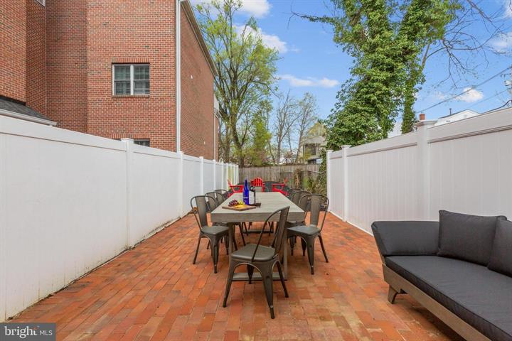 220 West Street — Photo 26
